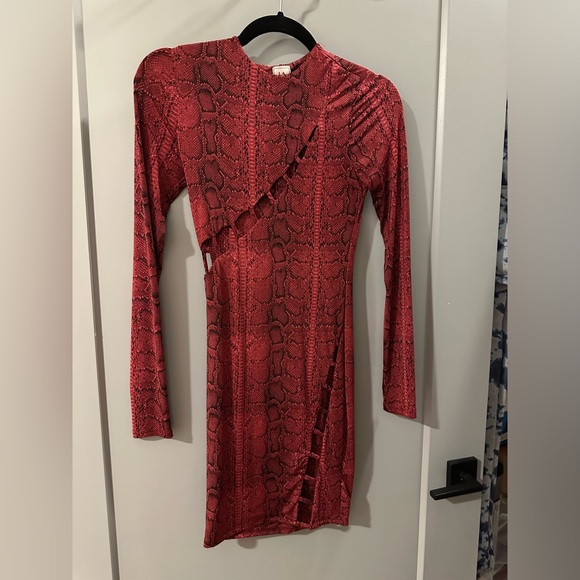 Burgundy snakeskin dress with cutouts size small - Picture 2 of 4